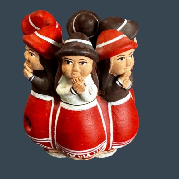 Handmade Other - Peruvian Andean Clay Circle Of Friends Pottery Sculpture 5 Women Red Hats 3 1/4"